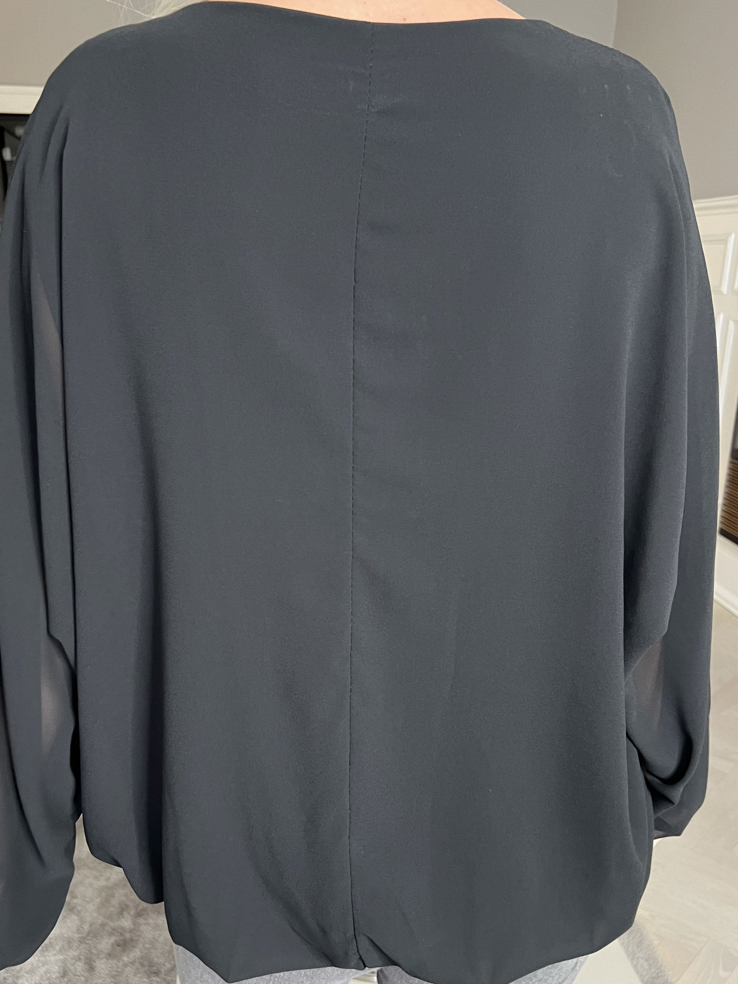 Destiny Plain - Bluse i chiffon med flagermusærmer